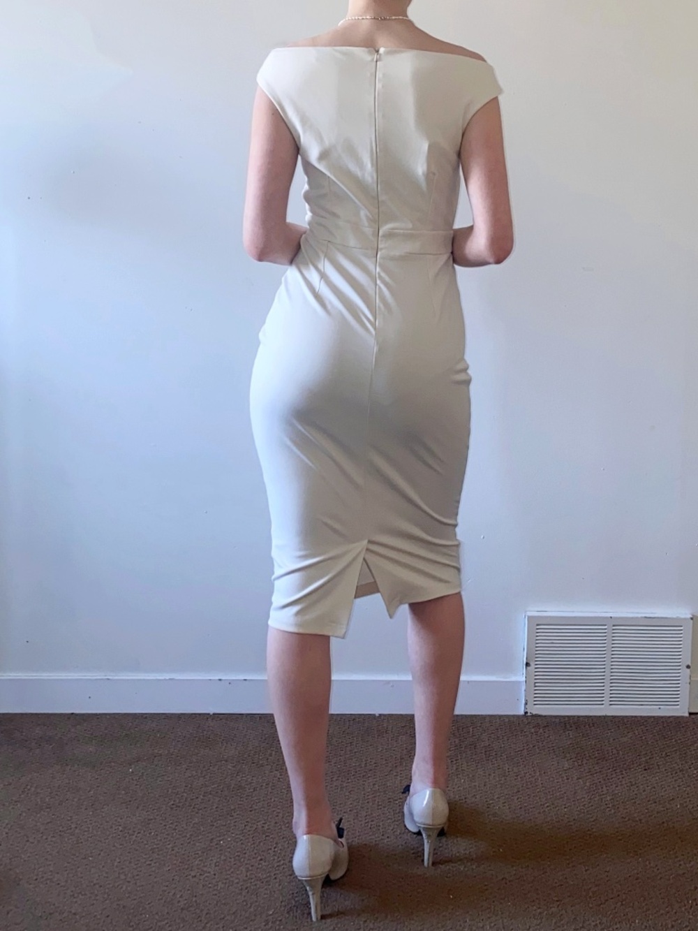 Elegant Cream Party Dress - Picture 2 of 4